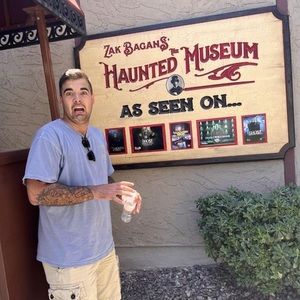 Meet your Posher, Aden